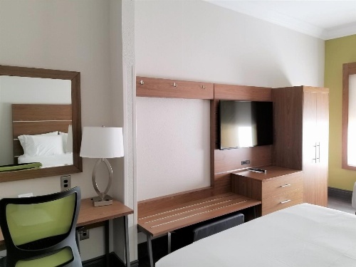 Holiday Inn Express Columbia image 1
