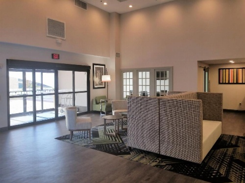 Holiday Inn Express Columbia image 18