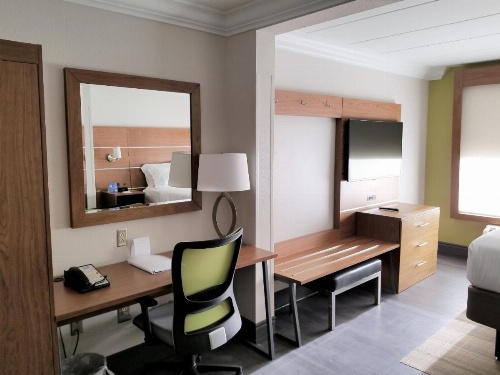 Holiday Inn Express Columbia image 5